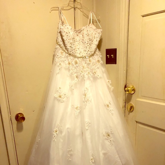 It was my daughter’s prom dress. - Picture 1 of 2